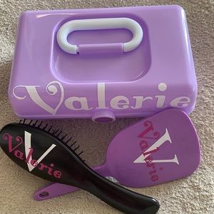 Personalized beauty case, brush or mirror.